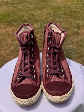 Ladies Converse Chuck Taylor Fleece Lined High-Top Canvas Sneakers in Burgundy
